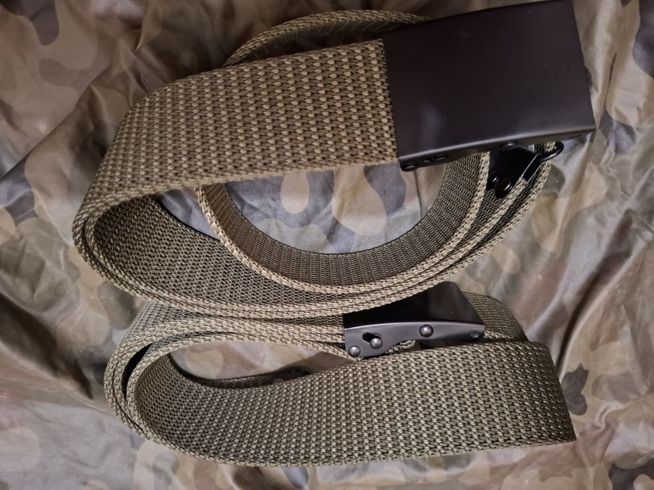 Pas Wojskowy parciany khaki gładka czarna klamra.