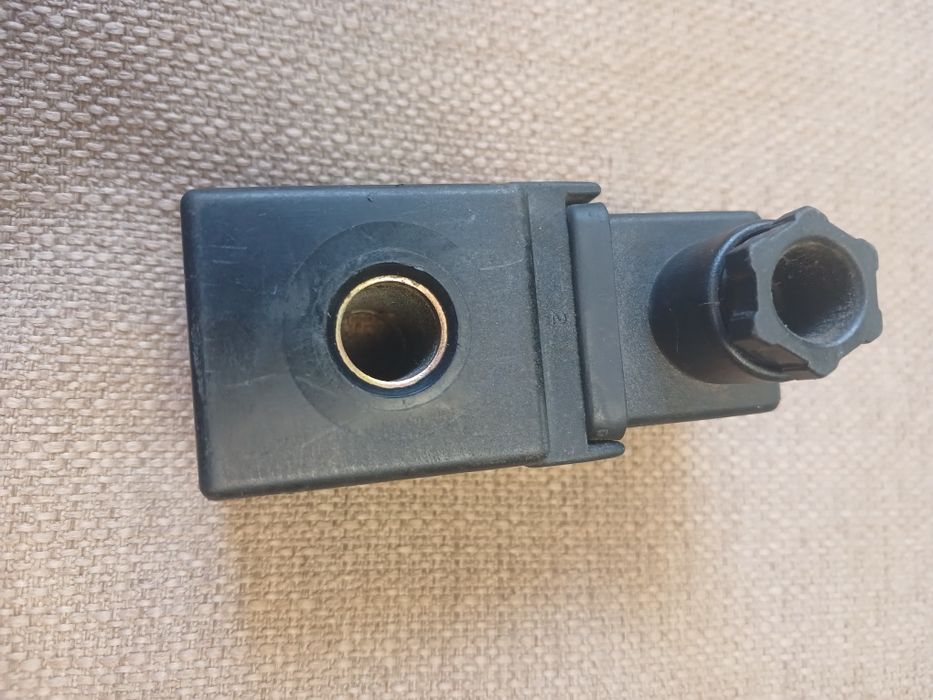 Котушка до соленоїдних вентилів Castel Type HM2 ITALYз клемною фішкою