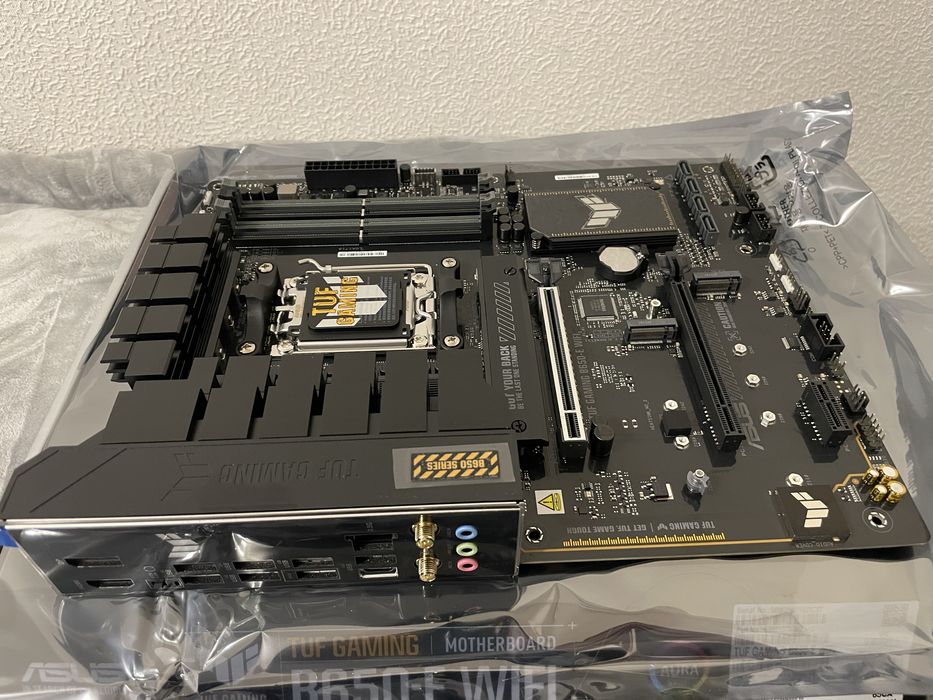 ryzen 7 9700x та  ASUS TUF gaming b650-e WiFi