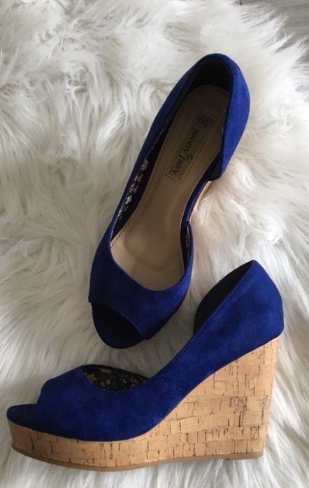 Niebieskie/ chabrowe koturny