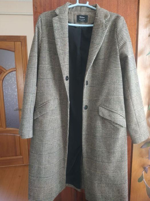 Пальто Bershka жіноче