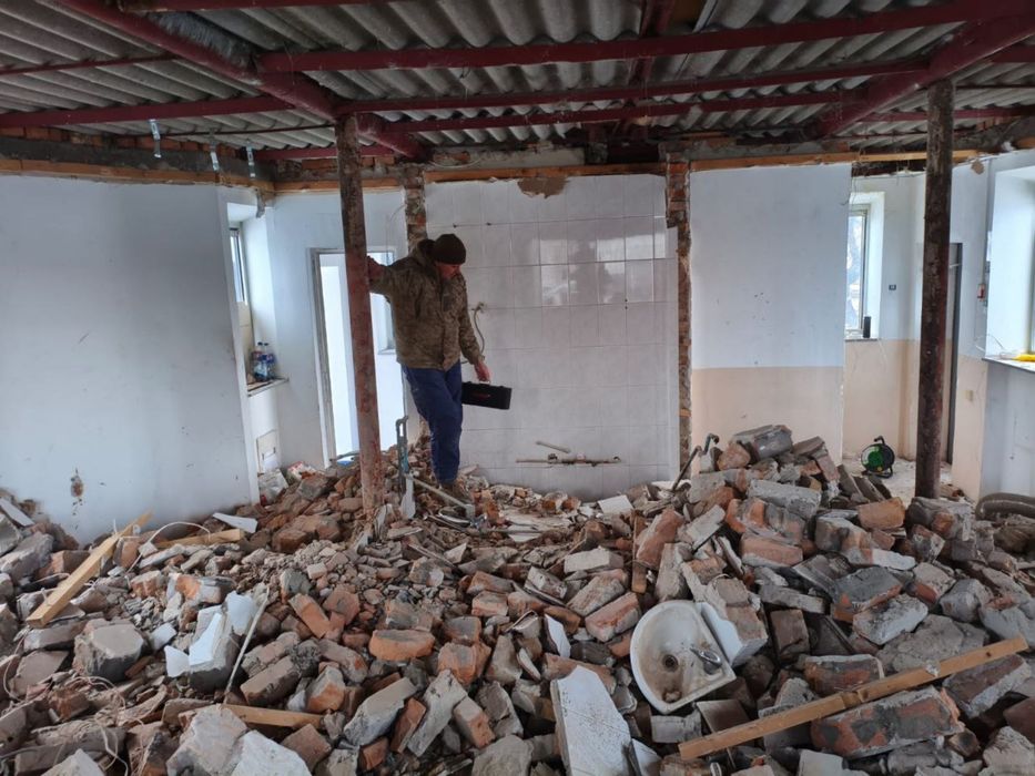 Віддамо бій цегляний та бетонний