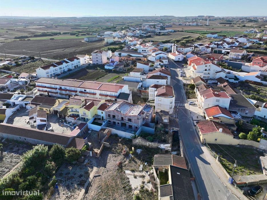 Apartamento T2 com Varanda & Parqueamento Privado, a 1 km da P...
