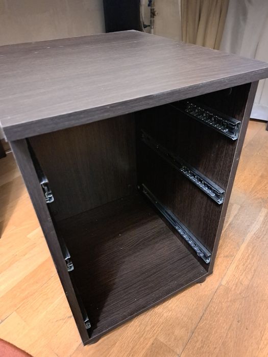 Стіл офісний кутовий з тумбою