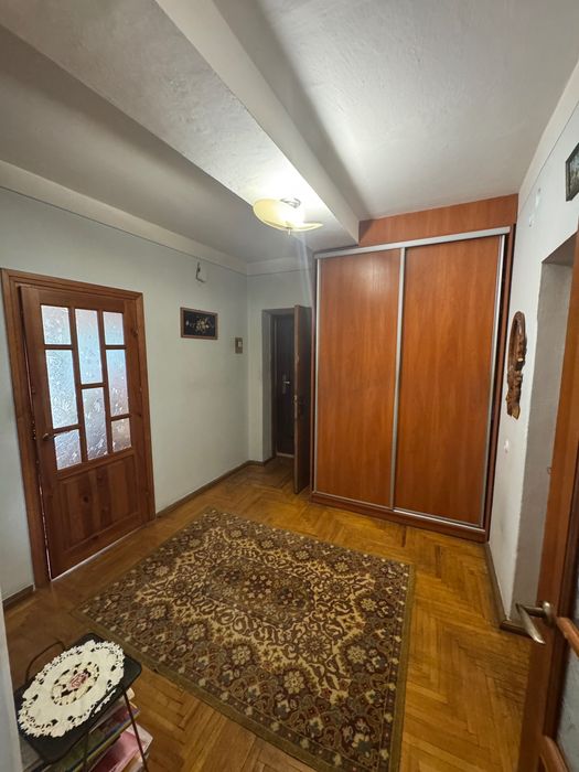 Продається велика 3 кімнатна квартира в центрі  Ужгорода!