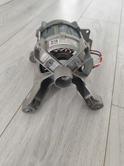 Silnik pralki Electrolux EWT1367VDW – sprawny