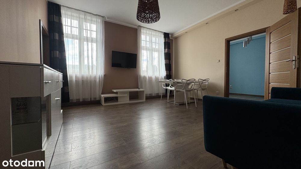 Przestronne mieszkanie w kamienicy z balkonem