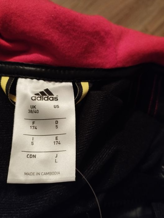 Bluza ADIDAS Ts young oc rozmiar L
Kod
G81120