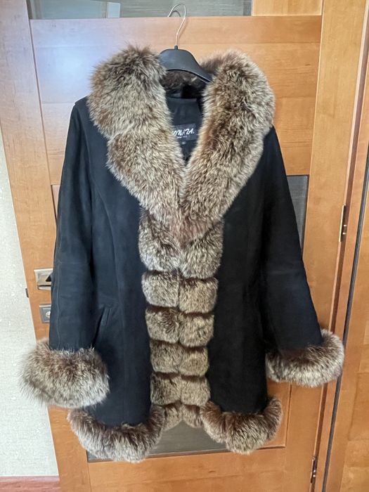 Дубленка замшевая с мехом енота