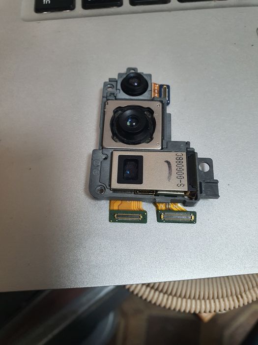 Запчастии  на  телефон Samsung note 20 ultra