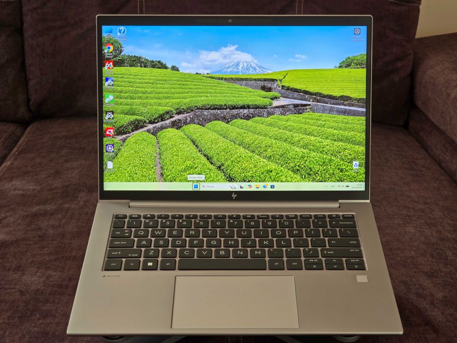 ZBook Firefly 14 G10 A (14" IPS 100% sRGB/ 7840HS/ 32 DDR5/ 512 NVMe)
