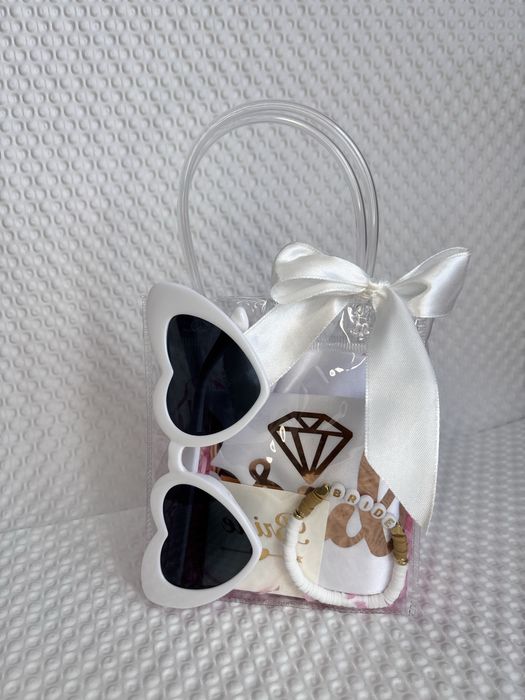 Набори для нареченої та подруг на дівич-вечір/весілля