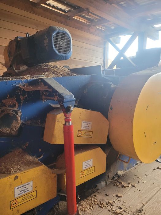 Rębak stacjonarny Teknamotor 650EB Stoły podawcze Redler