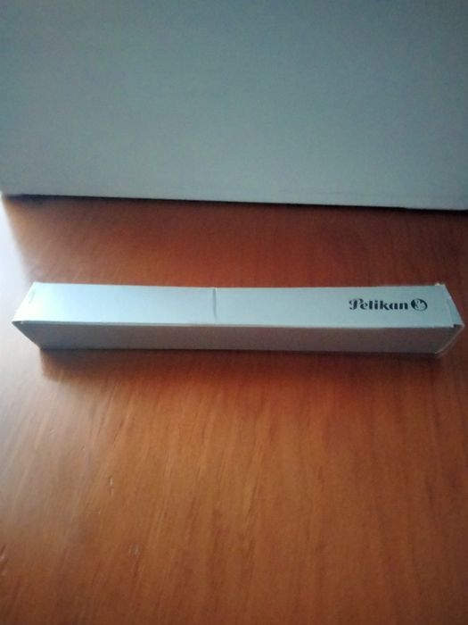 Caneta Pelikan nova