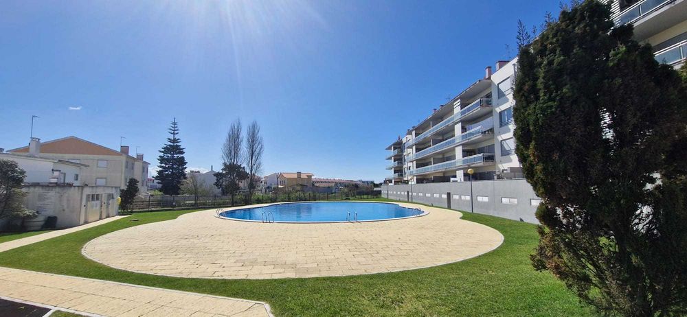 Apartamento T2 para férias com piscina em São Martinho do Porto