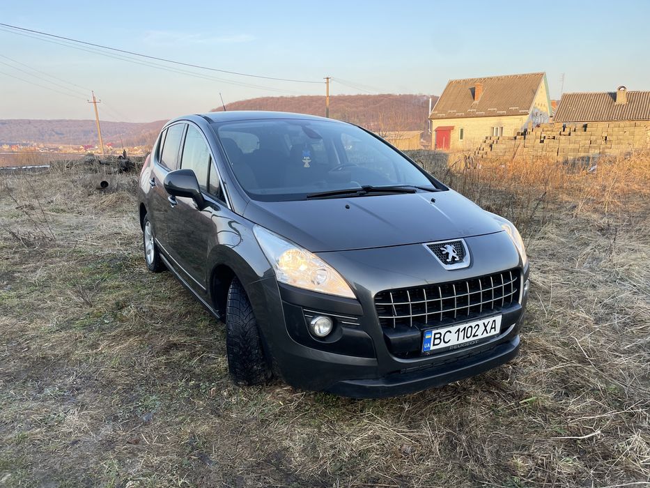 Peugeot  3008,2012 рік