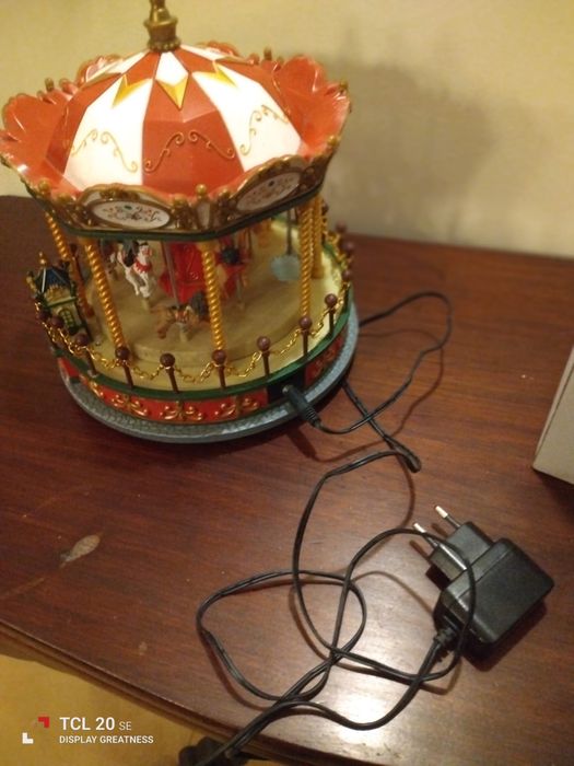 Carrocel natalício com luz
