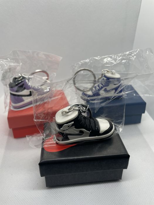 Porta chaves bota Nike Air e sapatos  Adidas