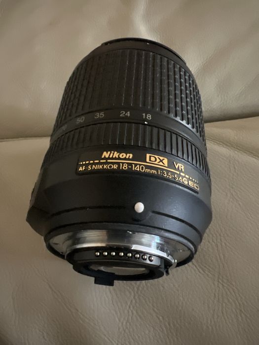 Maquina Nikon D5500 + lente
