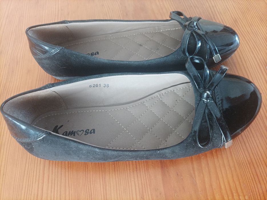 Sapatos pretos senhora