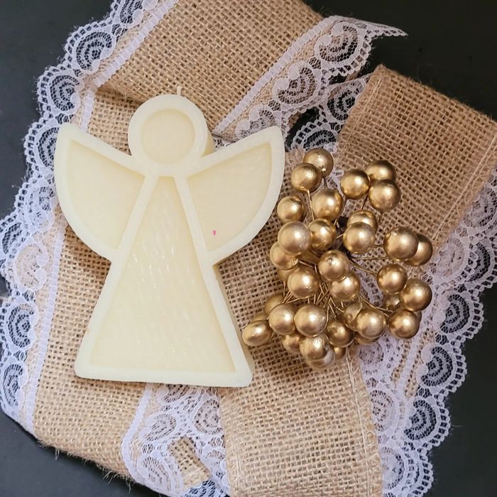 Свічка ручної роботи з натурального бджолиного воску