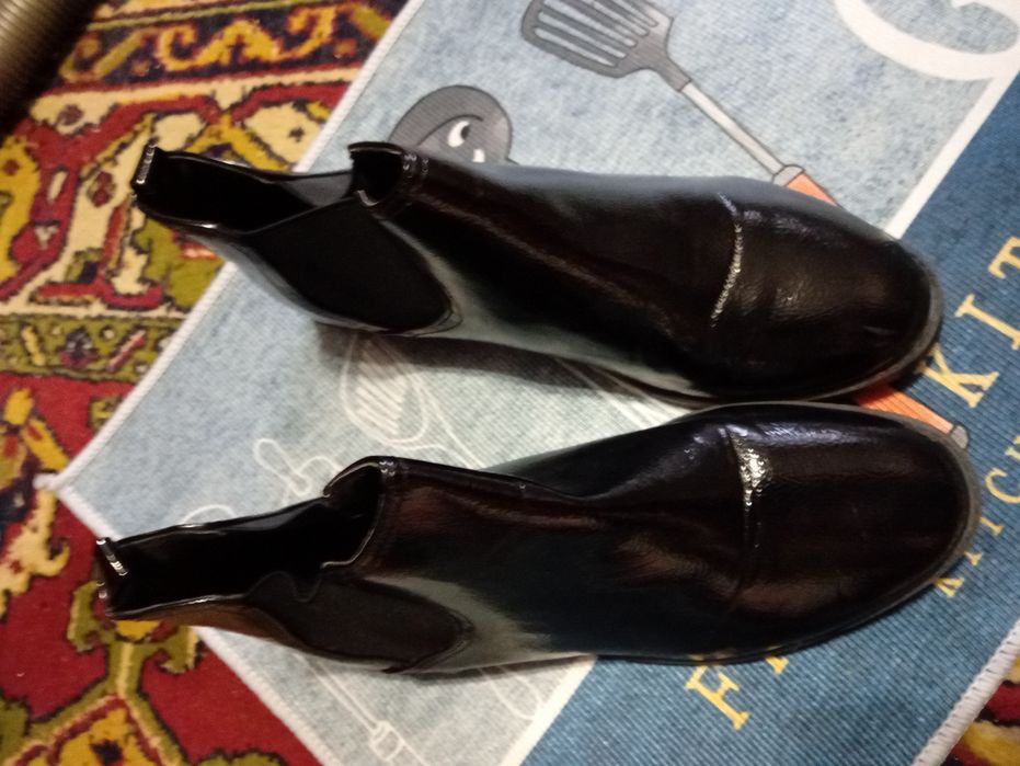 Новые Деми ботиночки лак р.43 на стельку 27.5