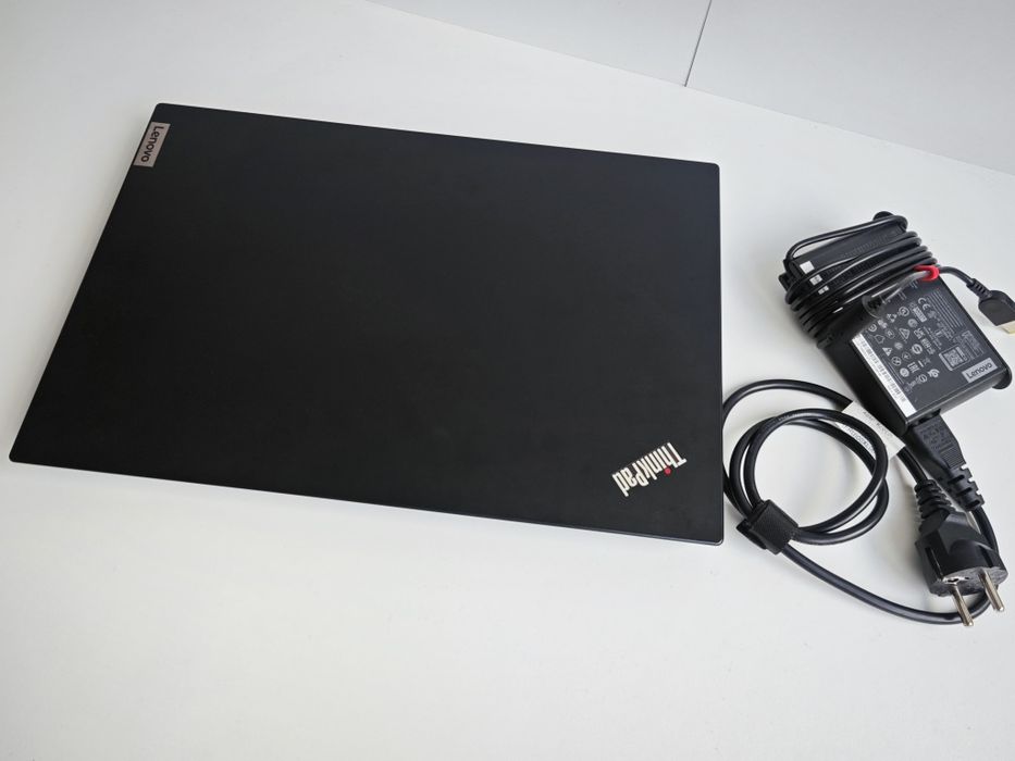 Lenovo ThinkPad P15v G.1 (i7-10750H, 16/512)
