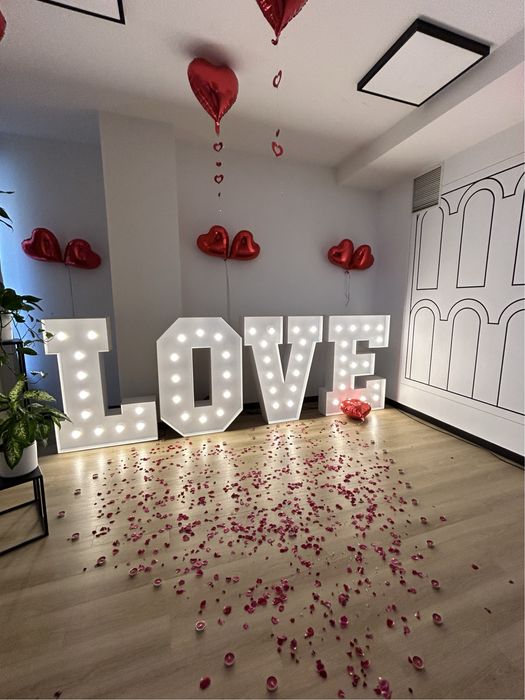 Napis LEDowy LOVE, PARTY, miłość, 18!