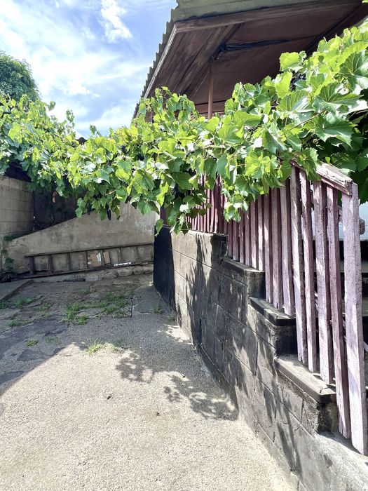 Продається будинок поруч з базаром!