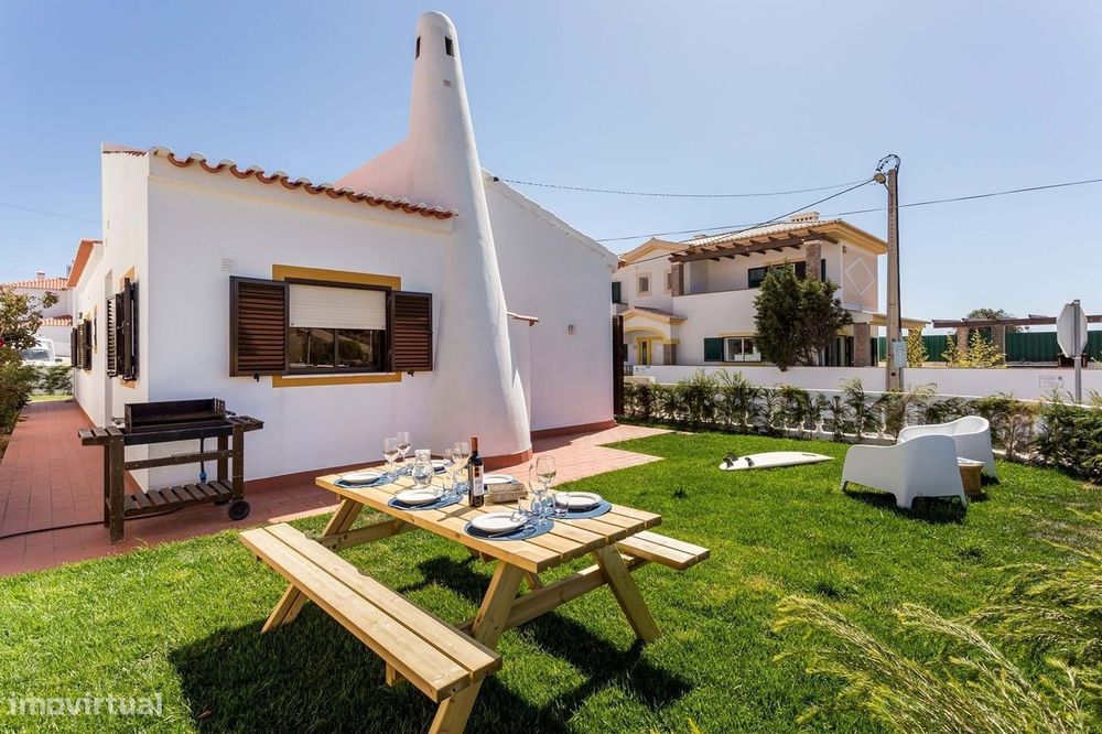 Charmosa Moradia Térrea No Centro Da Carrapateira, Aljezur