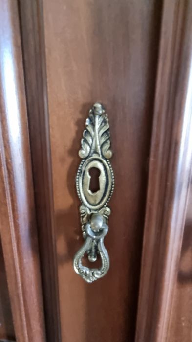 Móvel de sala antigo, em mogno