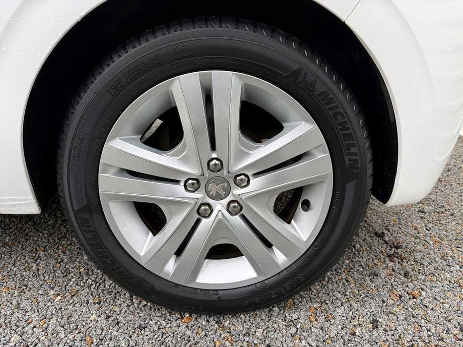 Peugeot 208 1.2VTi 82Cv Style 70.000Km 12/2015