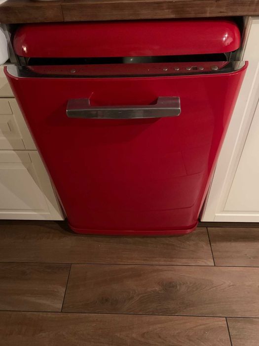 uszkodzona smeg czerwona Zmywarka Wolnostojąca
Smeg LVFAB

60 cm