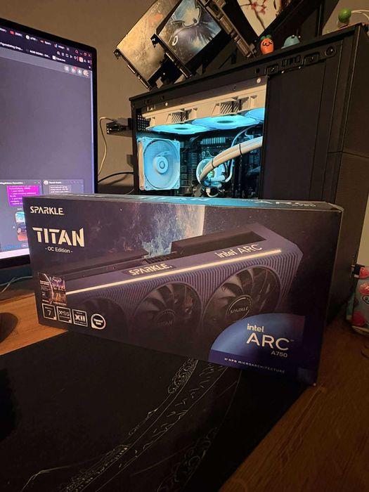 Sparkle Arc A750 Titan OC Edition 8 GB GDDR6 3 wentylatory