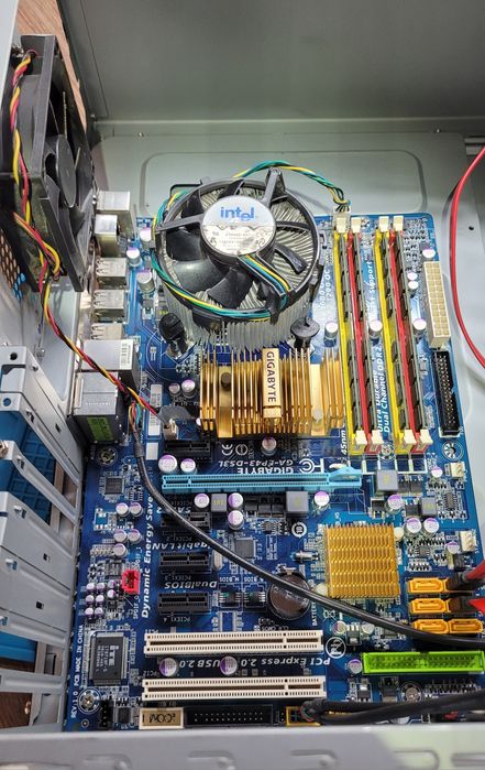 продам комплект процесор  xeon 5450. 3 ГГц материнська плата , пам'ять