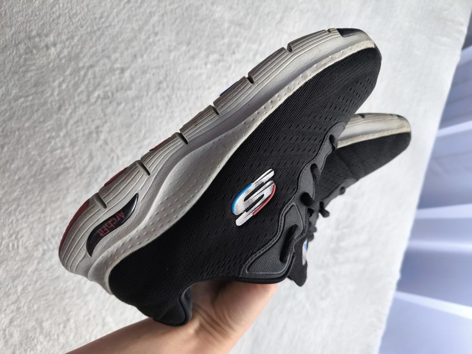 Skechers - świetne oryginalne buty sportowe damskie męskie unisex