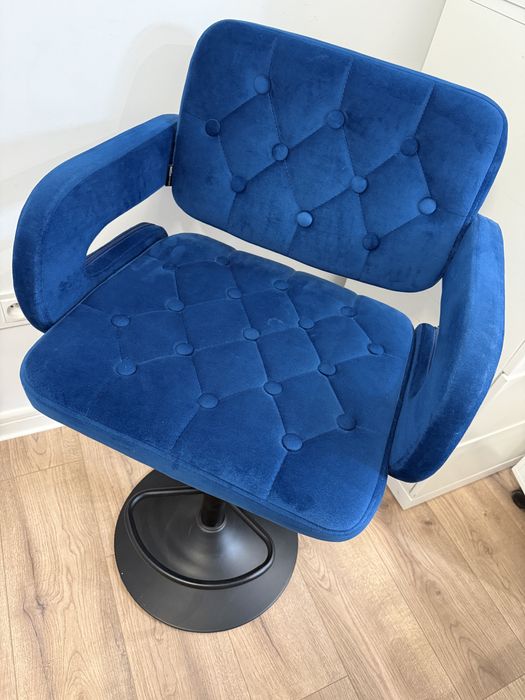 Hoker krzeslo kosmetyczne do makijazu pikowane welurowe hrove form