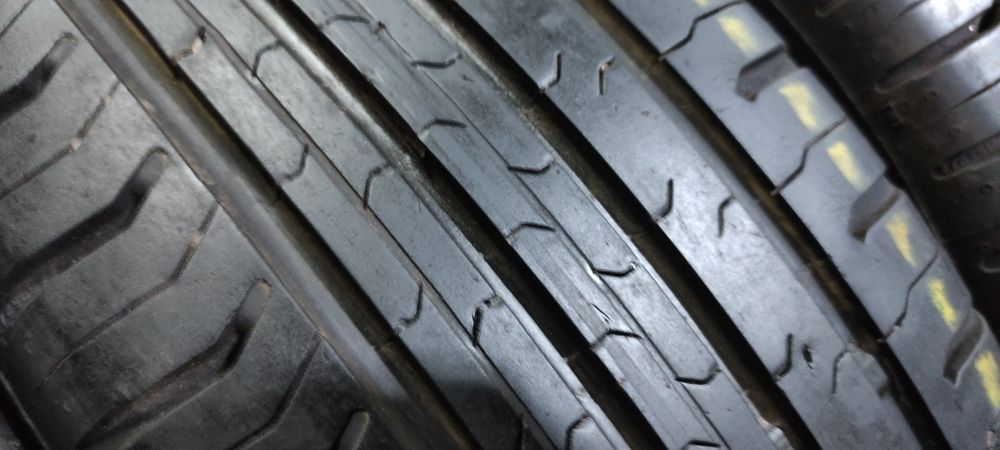 Pneus 205/55/17 continental semi novos