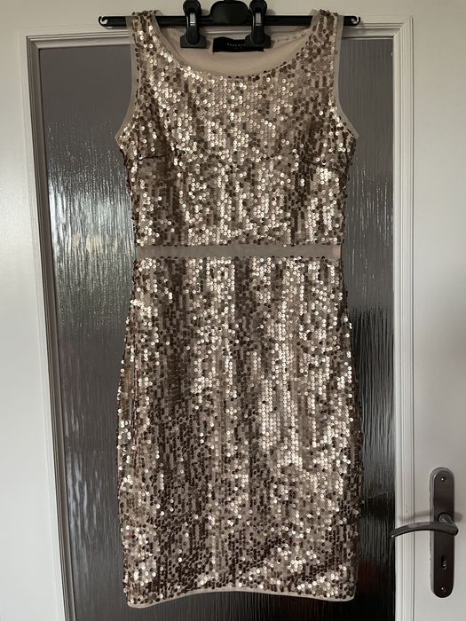 Cekinowa sukienka bardzo ladna