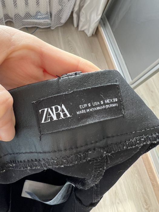 Шкіряні штани zara