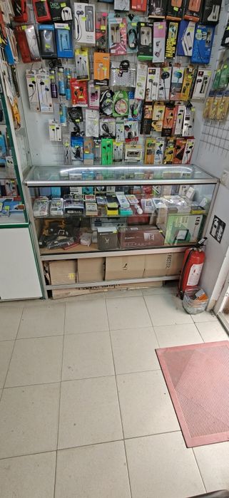 Продам меблі для торгівлі