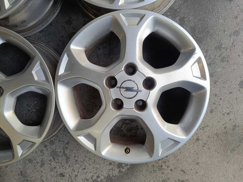 Felgi Aluminiowe Opel 16'' 5x110 et49 7j Ronal F7