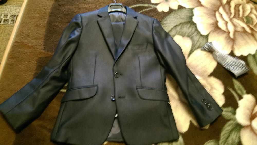 Костюм тройка детский.