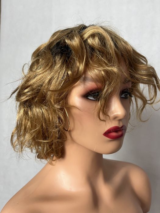 Peruka włosy naturalne kręcone rozjasniana