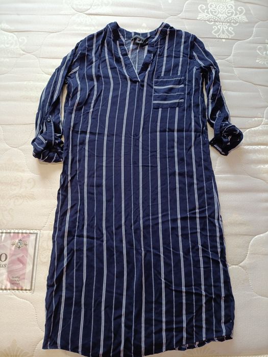 Жіночі сукні і комбінезони