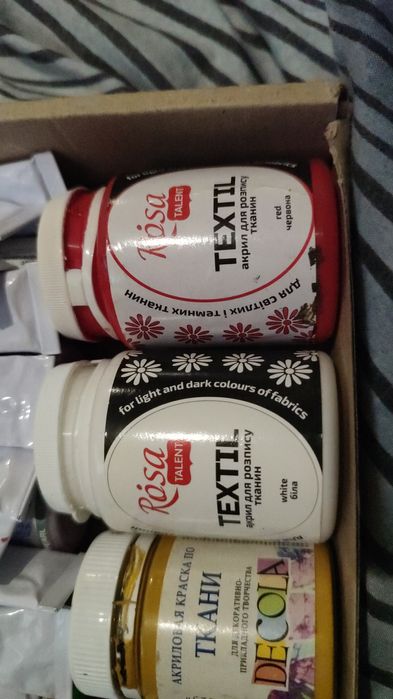 Краски по ткани и одежде акрил и глянец