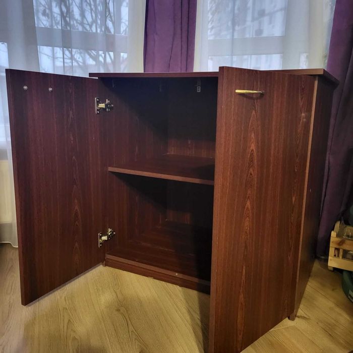 Продаються меблі (тумба, стелаж)