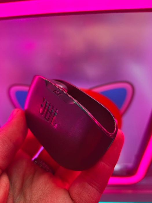 JBL słuchawki bezprzewodowe dokanałowe słuchawka etui ładujące case