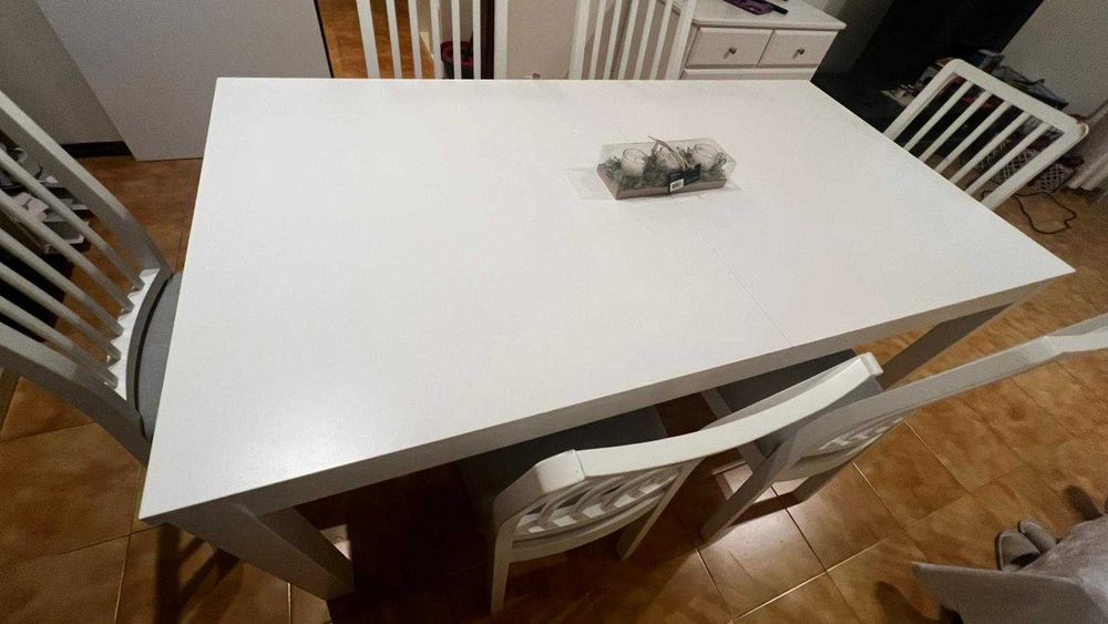 Mesa Branca Ikea 6 Lugares (extensível 8 lugares) + 6 Cadeiras