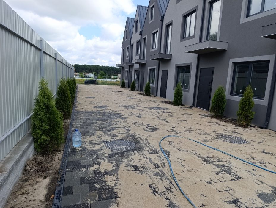 Краща  пропозиції!!Продаж 3-поверхового Таунхауса, с. Білогородка

Про